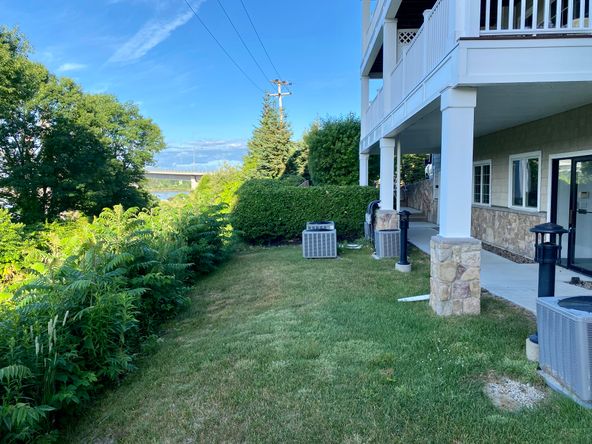 19 Bridge St, Kittery, ME 03904